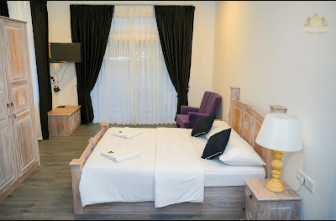 Double Room (Lake View)